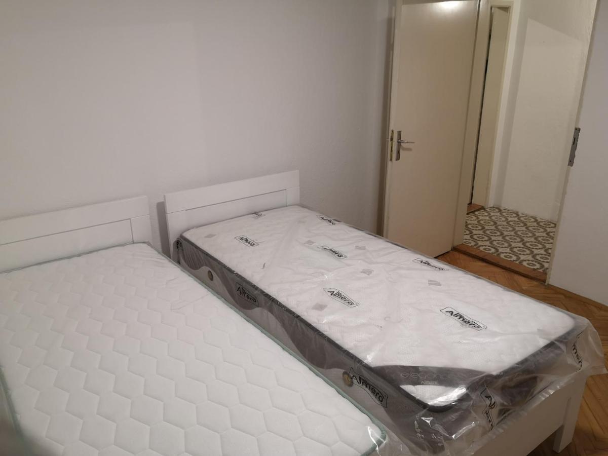Hotel White Night Skopje Esterno foto