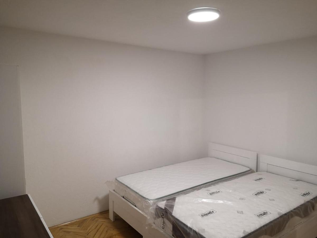 Hotel White Night Skopje Esterno foto